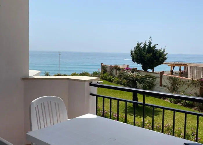 A Pie De Playa. * Nerja